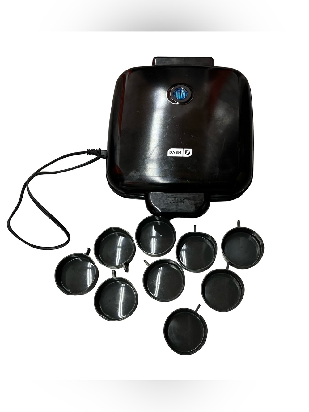 Dash Family Size Egg Bite Maker Electric Skillet & Non-Stick Silicone Cups (9) B